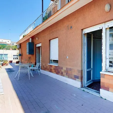 Fiorella's Terrace דירה *